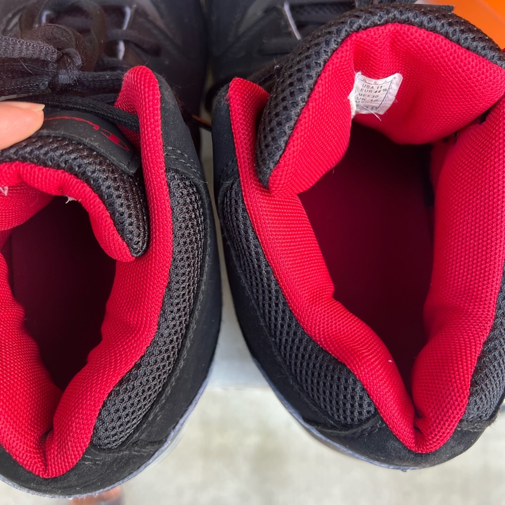 Champion Men's Black and Red Sneakers 
Size 11 - Picture 4 of 10